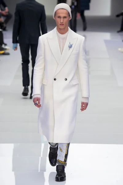 Look 37